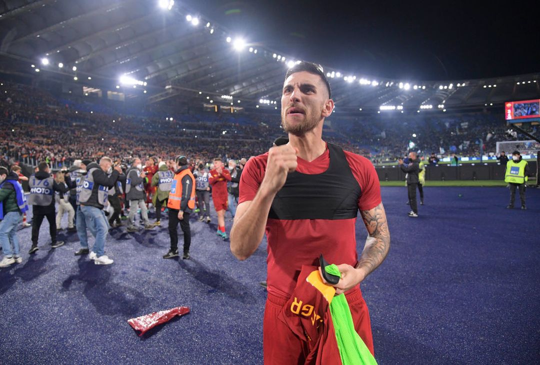 La Roma si scatena: Mancini con la bandiera, Abraham si spoglia – FOTO GALLERY - immagine 47