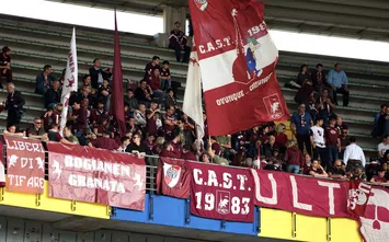  VERONA, ITALY - APRIL 14: Torino FC fans shiws their support during the serie A match between AC Chievo Verona and Torino FC at Stadio Marc'Antonio Bentegodi on April 14, 2018 in Verona, Italy. (Photo by Dino Panato/Getty Images)