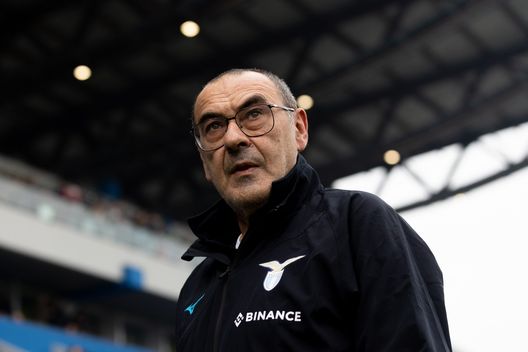 REGGIO NELL'EMILIA, ITALY - JANUARY 15: Maurizio Sarri, Manager of SS Lazio looks on during the Serie A match between US Sassuolo and SS Lazio at Mapei Stadium - Citta' del Tricolore on January 15, 2023 in Reggio nell'Emilia, Italy. (Photo by Emmanuele Ciancaglini/Getty Images) sarri