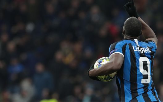 MILAN, ITALY - DECEMBER 10: Romelu Lukaku of FC Internazionale celebrates his goal during the UEFA Champions League group F match between FC Internazionale and FC Barcelona at Giuseppe Meazza Stadium on December 10, 2019 in Milan, Italy. (Photo by Emilio Andreoli/Getty Images) MILAN, ITALY - DECEMBER 10: Romelu Lukaku of FC Internazionale celebrates his goal during the UEFA Champions League group F match between FC Internazionale and FC Barcelona at Giuseppe Meazza Stadium on December 10, 2019 in Milan, Italy. (Photo by Emilio Andreoli/Getty Images)