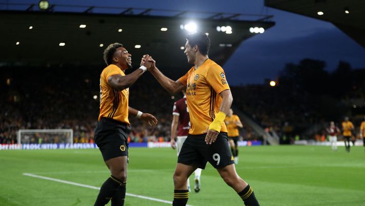 WOLVERHAMPTON, ENGLAND - AUGUST 29: Raul Jimenez of Wolverhampton Wanderers (R) celebrates with team mate Adama Traore (L) after scoring his team's first goal during the UEFA Europa League Play-Off: Second Leg match between Wolverhampton Wanderers and Torino at Molineux on August 29, 2019 in Wolverhampton, England. (Photo by David Rogers/Getty Images) WOLVERHAMPTON, ENGLAND - AUGUST 29: Raul Jimenez of Wolverhampton Wanderers (R) celebrates with team mate Adama Traore (L) after scoring his team's first goal during the UEFA Europa League Play-Off: Second Leg match between Wolverhampton Wanderers and Torino at Molineux on August 29, 2019 in Wolverhampton, England. (Photo by David Rogers/Getty Images)