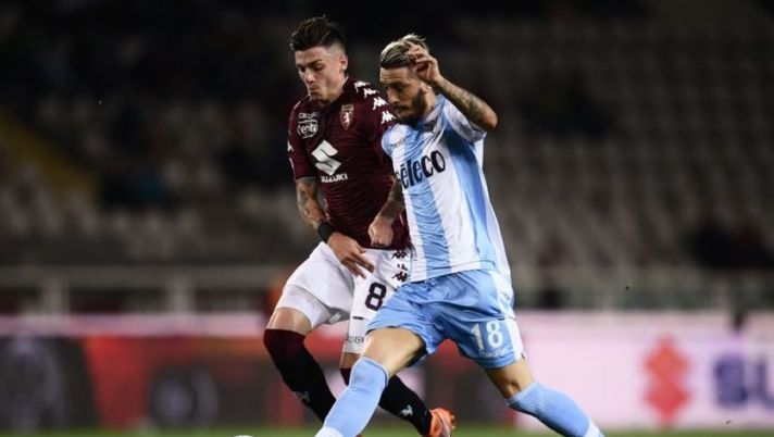 Torino's Italian midfielder Daniele Baselli (L) fights for the ball with Lazio's Spanish forward Luis Alberto Romero Alconchel during the Italian Serie A football match between Torino and Lazio on April 29, 2018 at the Grande Torino Stadium in Turin. (Photo by MARCO BERTORELLO / AFP) (Photo credit should read MARCO BERTORELLO/AFP/Getty Images) Da evitare! Non rischiate con questi cinque: fate altre scelte per la 5a giornata - immagine 1