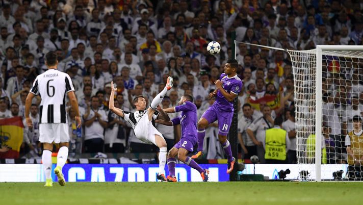Champions League: prima CR7 poi prodezza di Mandzukic, Juve-Real è 1-1 al 45′ Champions League: prima CR7 poi prodezza di Mandzukic, Juve-Real è 1-1 al 45′