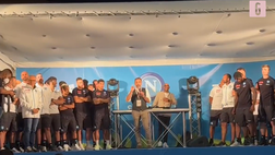 VIDEO Napoli a Dimaro: il sindaco ringrazia De Laurentiis, i tifosi fischiano