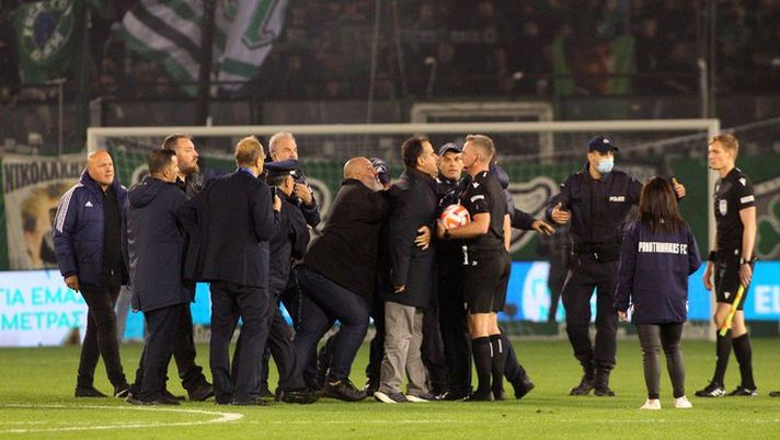 Atene, derby ormai deciso ma rigore per il Panathinaikos: fischiato al 97′ e segnato al 113′! - immagine 1