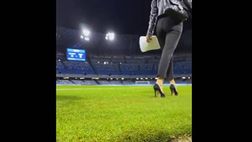 Diletta Leotta, sfilata sul prato verde del San Paolo VIDEO