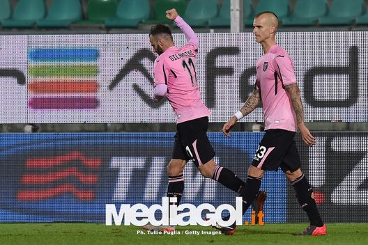 Gilardino esulta durante Palermo-Frosinone 4-1 