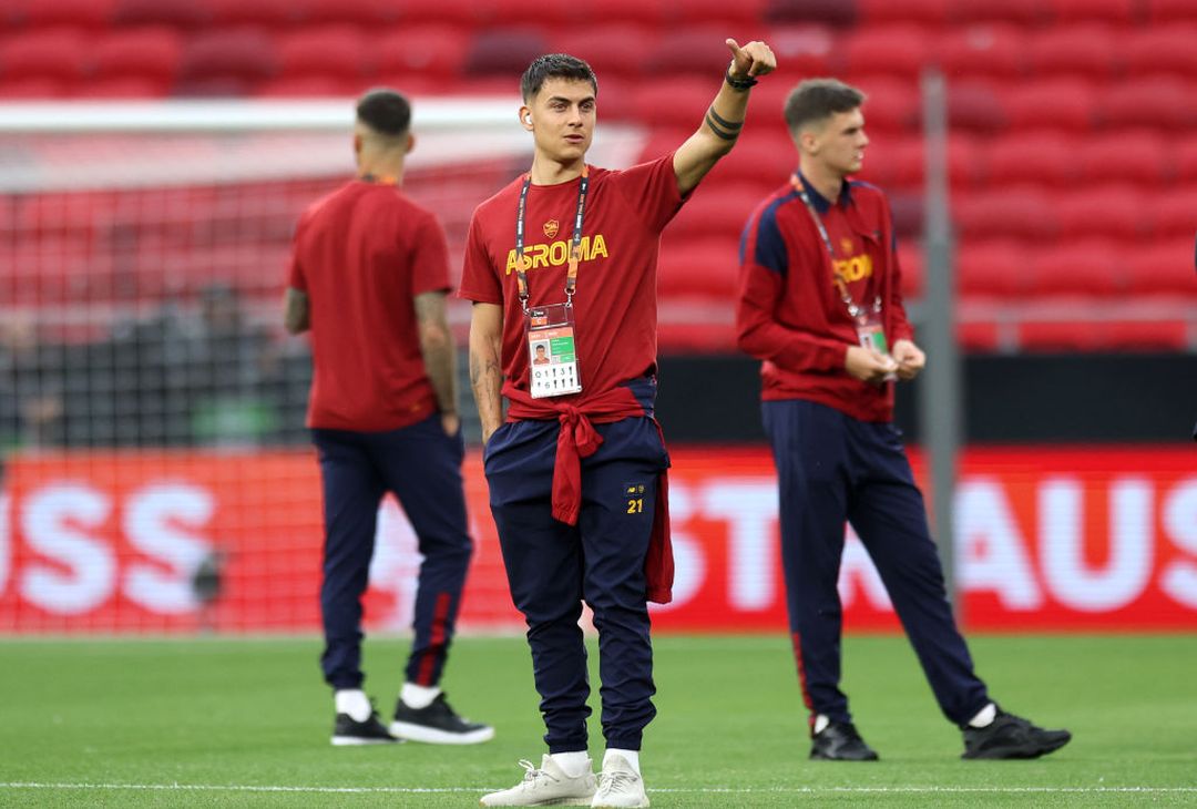 La Roma sul prato della Puskas Arena. Domani la finale – FOTO GALLERY - immagine 34