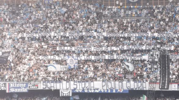 FOTO Lo striscione per Quagliarella: “Sulla nostra maglia il tuo sudore…”- immagine 2