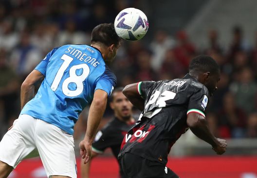 MILAN, ITALY - SEPTEMBER 18: Giovanni Simeone of SSC Napoli scores their team's second goal during the Serie A match between AC Milan and SSC Napoli at Stadio Giuseppe Meazza on September 18, 2022 in Milan, Italy. (Photo by Marco Luzzani/Getty Images) simeone napoli