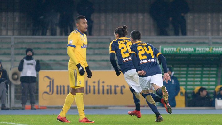 VERONA, ITALY - DECEMBER 30:  Martin Caceres of Hellas Verona (C) celebrates after scoring his team's first goal during the serie A match between Hellas Verona FC and Juventus at Stadio Marc'Antonio Bentegodi on December 30, 2017 in Verona, Italy.  (Photo by Dino Panato/Getty Images) 