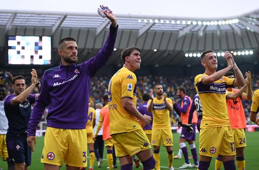 UDINE, ITALY - SEPTEMBER 26: Dusan Vlahovic and Cristiano Biraghi of ACF Fiorentina celebrate the victory during the Serie A match between Udinese Calcio and ACF Fiorentina at Dacia Arena on September 26, 2021 in Udine, Italy. (Photo by Alessandro Sabattini/Getty Images) UDINE, ITALY - SEPTEMBER 26: Dusan Vlahovic and Cristiano Biraghi of ACF Fiorentina celebrate the victory during the Serie A match between Udinese Calcio and ACF Fiorentina at Dacia Arena on September 26, 2021 in Udine, Italy. (Photo by Alessandro Sabattini/Getty Images)