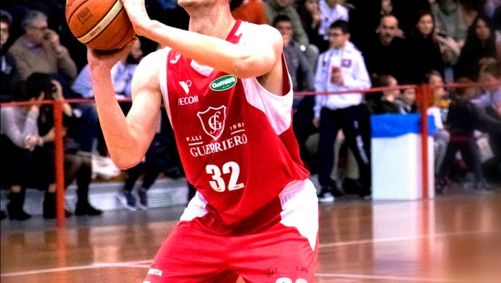 Basket, il Guerriero rimette sotto le plance Andrea Campiello 