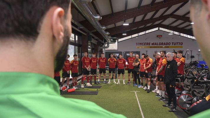 Getty Images Roma, l’omaggio a Vialli: un minuto di silenzio a Trigoria prima dell’allenamento - immagine 1