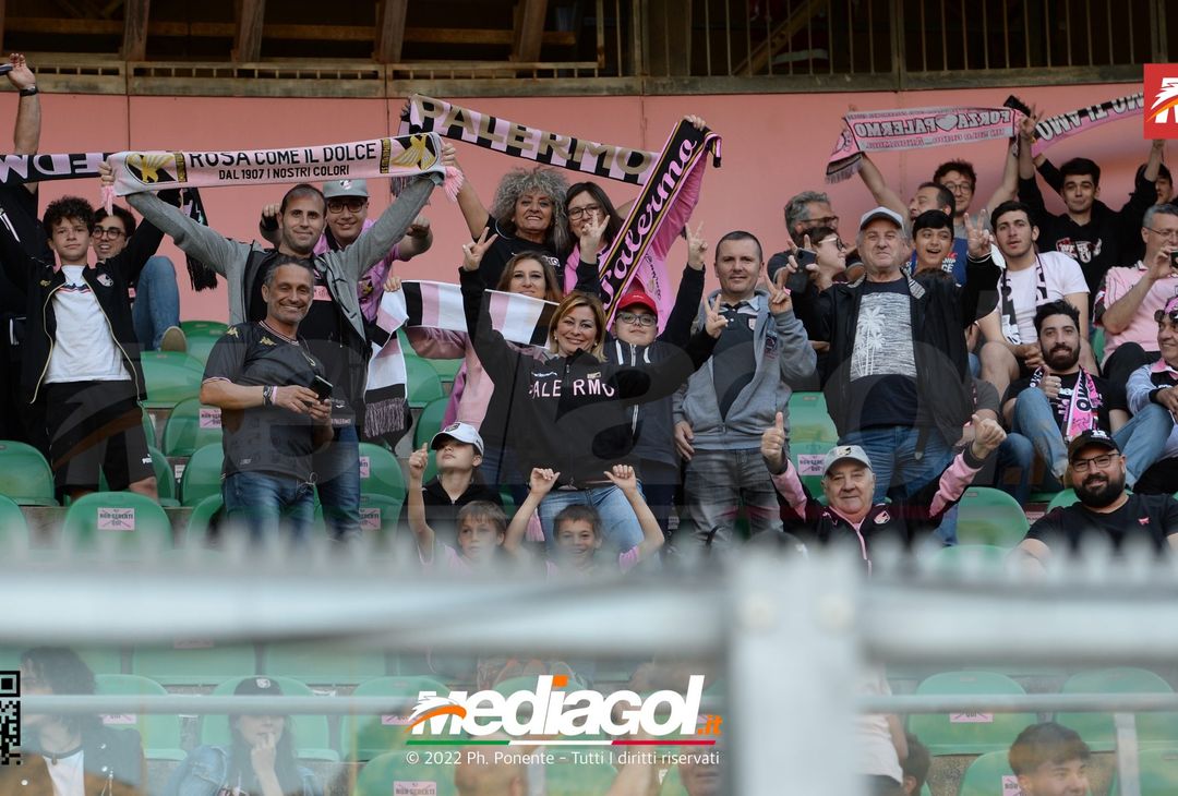 Fototifo, i tifosi allo stadio per Palermo-Virtus Entella 2-2 (gallery) - immagine 15