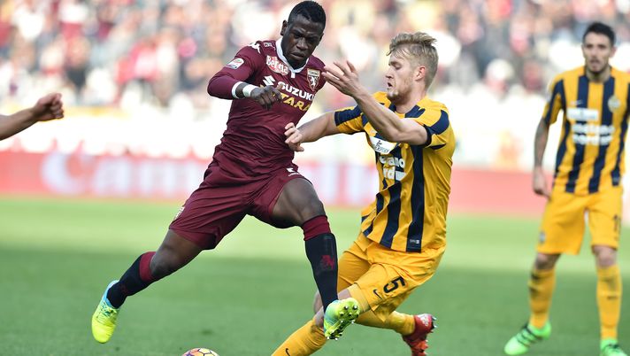 TURIN, ITALY - JANUARY 31:  Afriyie Acquah (L) of Torino FC clashes with Filip Helander of Hellas Verona FC during the Serie A match between Torino FC and Hellas Verona FC at Stadio Olimpico di Torino on January 31, 2016 in Turin, Italy.  (Photo by Valerio Pennicino/Getty Images) 
