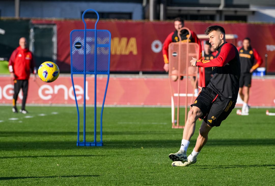 Trigoria, vigilia di Frosinone-Roma: la ‘festa’ dei compagni a Celik – FOTO GALLERY - immagine 28