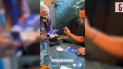 VIDEO / D’Ambrosio, che cuore! Così fa felice un’anziana tifosa. E Scardina…