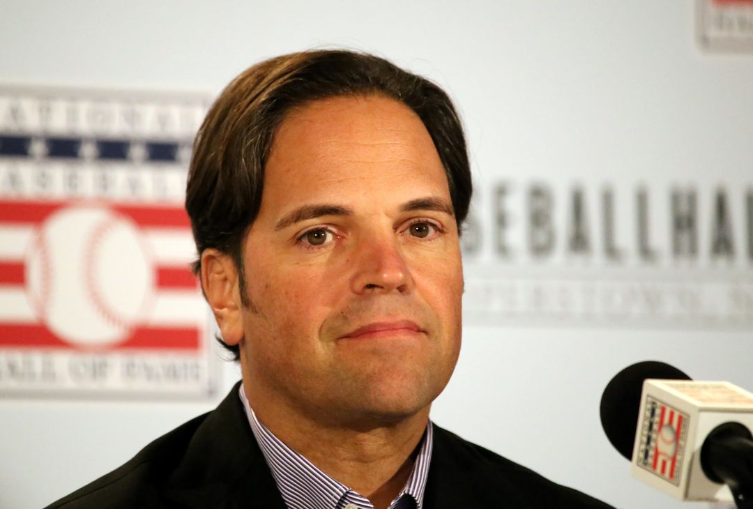  Mike Piazza awaits the start of the Hall of Fame press conference. 