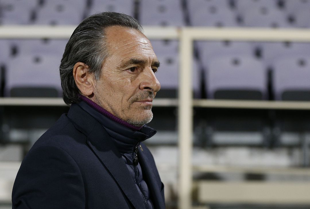  FLORENCE, ITALY - MARCH 03: Cesare Prandelli manager of ACF Fiorentina looks on during the Serie A match between ACF Fiorentina  and AS Roma at Stadio Artemio Franchi on March 3, 2021 in Florence, Italy.  (Photo by Gabriele Maltinti/Getty Images) 