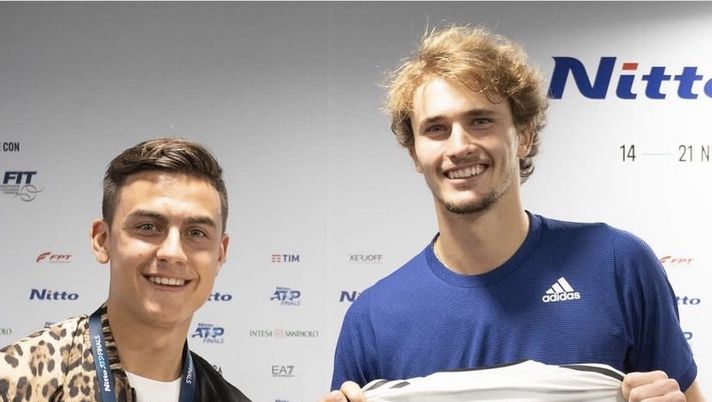 VIDEO Juventus, Zverev a Dybala: &#8220;Ti trovo qui tra 5 anni?&#8221;, la risposta di Paulo 