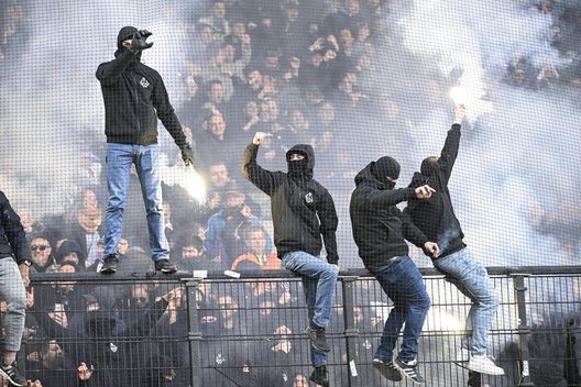 Derby di Anversa: scontri fra tifosi e Polizia, “ingabbiati” gli ultras del Beerschot- immagine 2