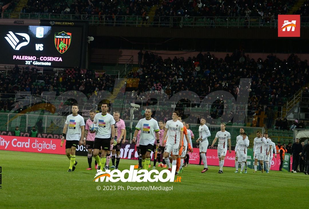 FOTO Palermo-Cosenza 0-0, 32ª giornata di Serie B 2022-2023 (La Gallery) - immagine 26