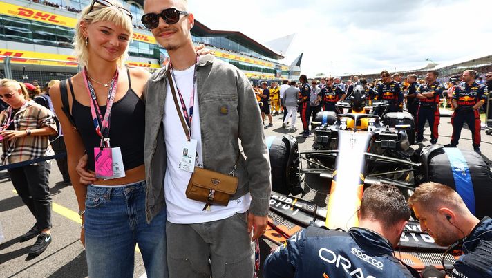 Romeo Beckham annuncia la separazione da Mia Regan: “Dopo 5 anni d’amore ci siamo lasciati” - immagine 1