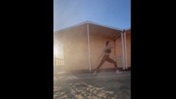 VIDEO / Fiamingo, bellezza e grinta: si allena così in spiaggia