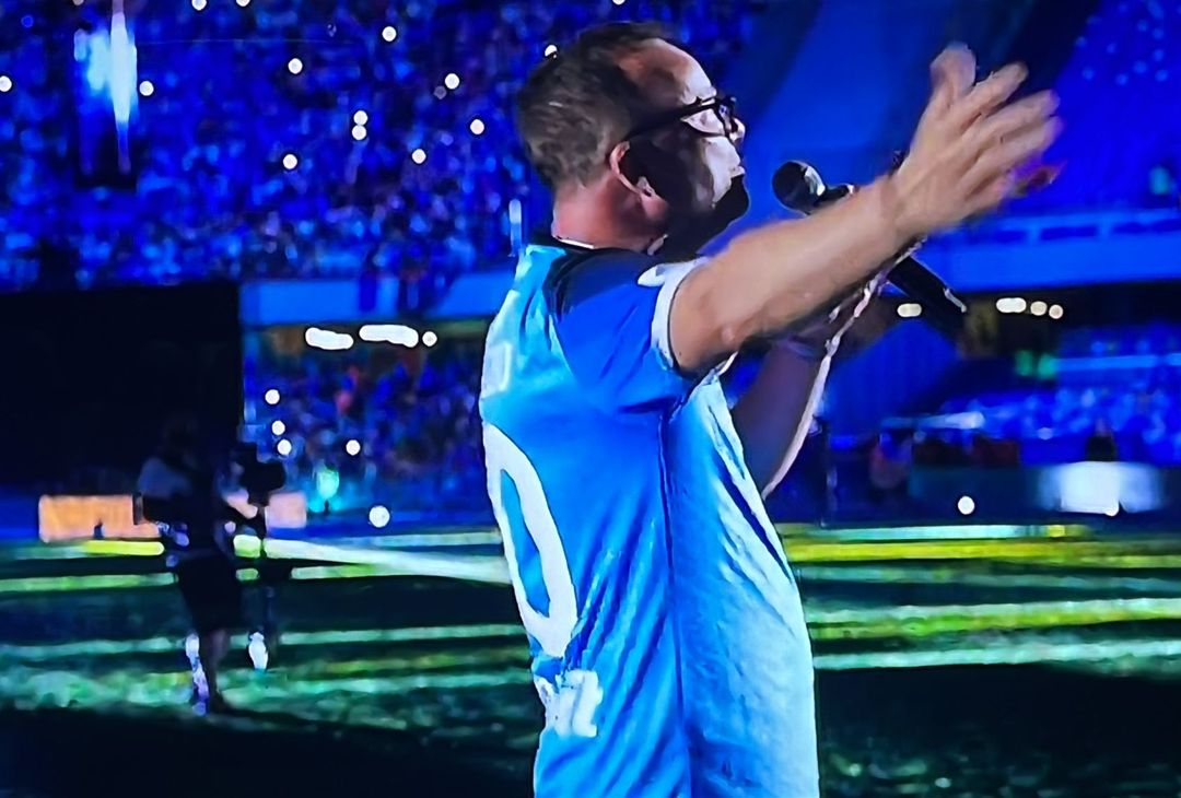 GALLERY Gigi D’Alessio fa impazzire il Maradona: lo show del cantante - immagine 4
