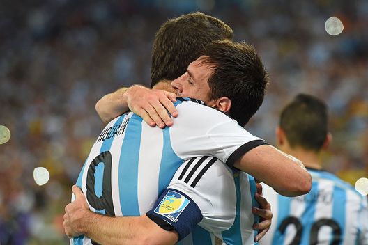 Higuain Messi (getty images) Higuain Messi