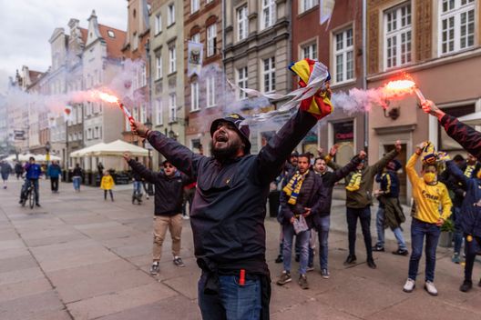 GDANSK, POLAND - MAY 26: Fans of Villarreal celebrate in Old Town prior the UEFA Europa League Final between Villarreal CF and Manchester United on May 26, 2021 in Gdansk, Poland. (Photo by Maja Hitij/Getty Images)