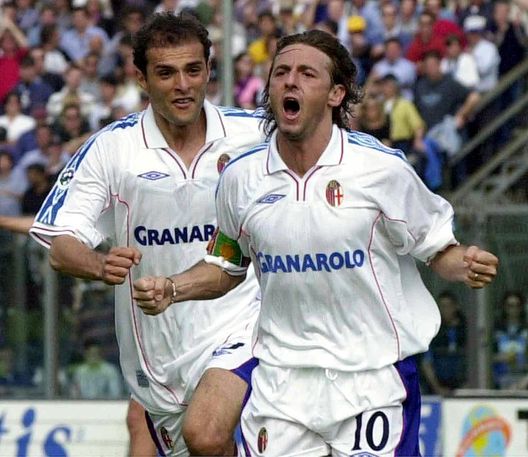 29 Apr 2001: Beppe Signori celebrating his goal during the Serie A 28th Round League match between Atalanta and Bologna played at the Azzurri d''Italia Stadium Bergamo. DIGITAL CAMERA Mandatory Credit: Grazia Neri/ALLSPORT 29 Apr 2001: Beppe Signori celebrating his goal during the Serie A 28th Round League match between Atalanta and Bologna played at the Azzurri d''Italia Stadium Bergamo. DIGITAL CAMERA Mandatory Credit: Grazia Neri/ALLSPORT