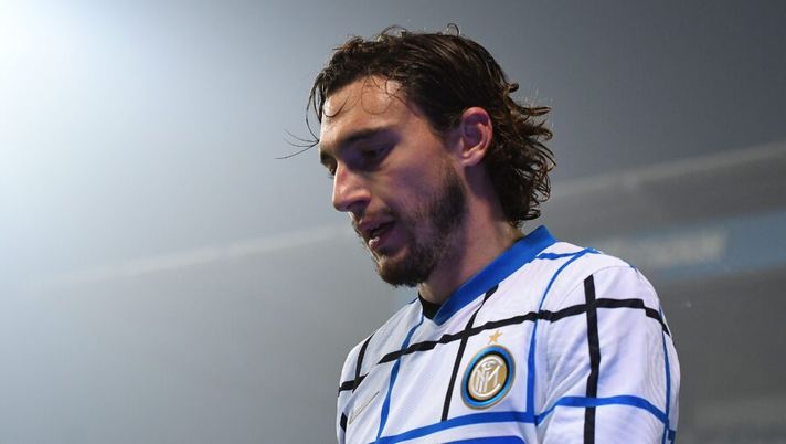 REGGIO NELL'EMILIA, ITALY - NOVEMBER 28: Matteo Darmian of FC Internazionale reacts during the Serie A match between US Sassuolo and FC Internazionale at Mapei Stadium - Città del Tricolore on November 28, 2020 in Reggio nell'Emilia, Italy. (Photo by Alessandro Sabattini/Getty Images) Inter, l’esito degli accertamenti dopo l’infortunio di Darmian: la diagnosi - immagine 1