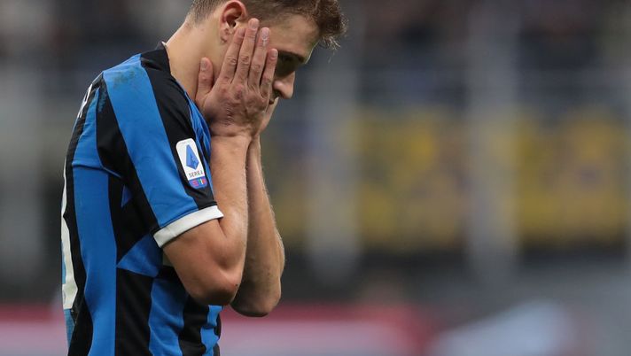 MILAN, ITALY - OCTOBER 06: Nicolo Barella of FC Internazionale shows his dejection during the Serie A match between FC Internazionale and Juventus at Stadio Giuseppe Meazza on October 6, 2019 in Milan, Italy. (Photo by Emilio Andreoli/Getty Images) Barella, un voto pieno in più per la Gazza: “Non si arrende mai, lui ha vinto” - immagine 1