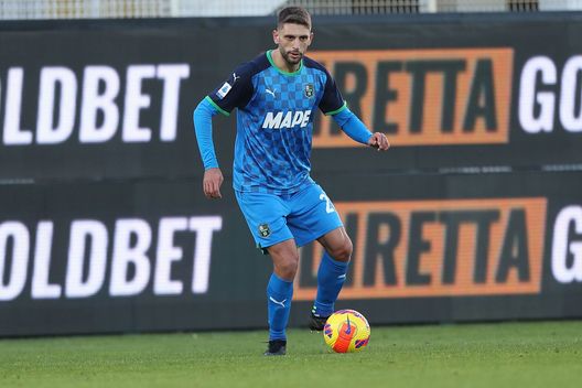 LA SPEZIA, ITALY - DECEMBER 05: Domenico Berardi of US Sassuolo in action during the Serie A match between Spezia Calcio and US Sassuolo at Stadio Alberto Picco on December 5, 2021 in La Spezia, Italy. (Photo by Gabriele Maltinti/Getty Images) LA SPEZIA, ITALY - DECEMBER 05: Domenico Berardi of US Sassuolo in action during the Serie A match between Spezia Calcio and US Sassuolo at Stadio Alberto Picco on December 5, 2021 in La Spezia, Italy. (Photo by Gabriele Maltinti/Getty Images)