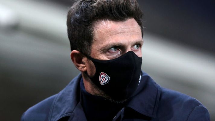 BERGAMO, ITALY - JANUARY 14: Cagliari Manager, Eusebio Di Francesco looks on prior to the Coppa Italia match between Atalanta BC and Cagliari Calcio at Gewiss Stadium on January 14, 2021 in Bergamo, Italy. Sporting stadiums around Italy remain under strict restrictions due to the Coronavirus Pandemic as Government social distancing laws prohibit fans inside venues resulting in games being played behind closed doors. (Photo by Emilio Andreoli/Getty Images) Di Francesco: “Spero di recuperare Nainggolan: decido stasera! Nandez, Duncan, Simeone…” - immagine 1