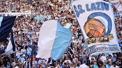 Roma, scontri tra ultrà di Lazio e Siviglia: quattro accoltellati. Le immagini