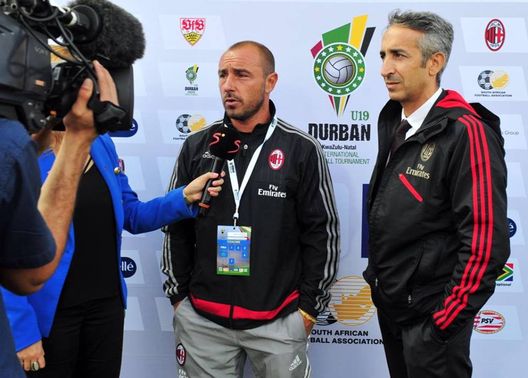 Cristian Brocchi al Torneo di Durban (fonte foto: Twitter) Cristian Brocchi al Torneo di Durban (fonte foto: Twitter)