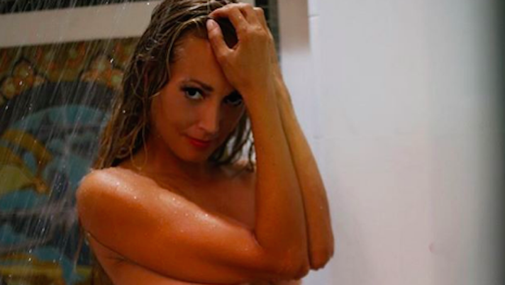 Nora, il 2019 inizia con… un nudo integrale! Lady Howard scalda il nuovo anno con una foto hot Nora, il 2019 inizia con… un nudo integrale! Lady Howard scalda il nuovo anno con una foto hot