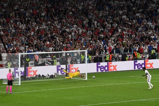 Donnarumma decisivo dagli 11 metri Donnarumma decisivo dagli 11 metri