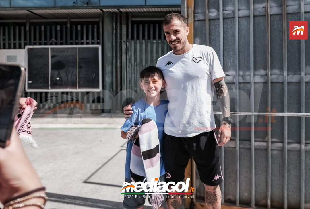 FOTO Frosinone-Palermo, i rosanero in partenza dallo stadio “Renzo Barbera” (Gallery) - immagine 6