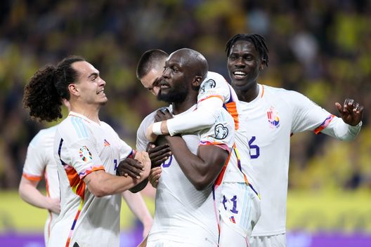 STOCKHOLM, SWEDEN - MARCH 24: Romelu Lukaku of Belgium celebrates with teammates after scoring the team's first goal during the UEFA EURO 2024 qualifying round group F match between Sweden and Belgium at Friends Arena on March 24, 2023 in Stockholm, Sweden. (Photo by Linnea Rheborg/Getty Images)