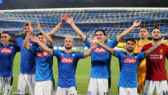NAPLES, ITALY - SEPTEMBER 17: SSC Napoli players celebrate the victory after the UEFA Champions League group E match between SSC Napoli and Liverpool FC at Stadio San Paolo on September 17, 2019 in Naples, Italy. (Photo by Francesco Pecoraro/Getty Images)  NAPLES, ITALY - SEPTEMBER 17: SSC Napoli players celebrate the victory after the UEFA Champions League group E match between SSC Napoli and Liverpool FC at Stadio San Paolo on September 17, 2019 in Naples, Italy. (Photo by Francesco Pecoraro/Getty Images)
