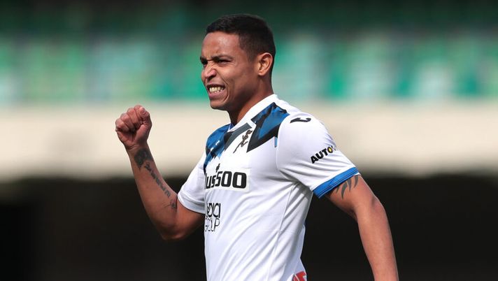 VERONA, ITALY - MARCH 21: Luis Muriel of Atalanta B.C. reacts after a missed chance during the Serie A match between Hellas Verona FC and Atalanta BC at Stadio Marcantonio Bentegodi on March 21, 2021 in Verona, Italy. Sporting stadiums around Italy remain under strict restrictions due to the Coronavirus Pandemic as Government social distancing laws prohibit fans inside venues resulting in games being played behind closed doors. (Photo by Emilio Andreoli/Getty Images) I voti ufficiali al fantacalcio: la scelta per Ilicic e Muriel! Super voti a Malinovskyi e Duvan - immagine 1