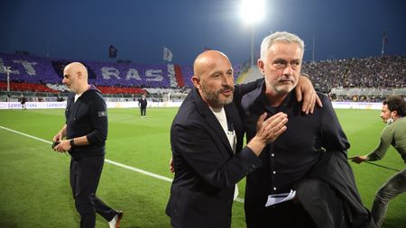 GERMOGLI PH: 09 MAGGIO 2022 FIRENZE STADIO ARTEMIO FRANCHI PARTITA CAMPIONATO SERIE A 2021 2022 FIORENTINA VS ROMA NELLA FOTO MOURINHO VINCENZO ITALIANO © FOTOCRONACHE GERMOGLI