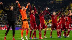 Il balzo di Neuer…questa volta per esultare con i tifosi al termine del Klassiker!
