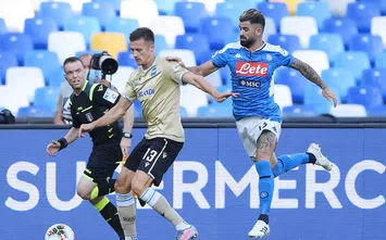  NAPLES, ITALY - JUNE 28: Arkadiusz Reka of SPAL vies with Elseid Hysaj of SSC Napoli during the Serie A match between SSC Napoli and SPAL at Stadio San Paolo on June 28, 2020 in Naples, Italy. (Photo by Francesco Pecoraro/Getty Images)