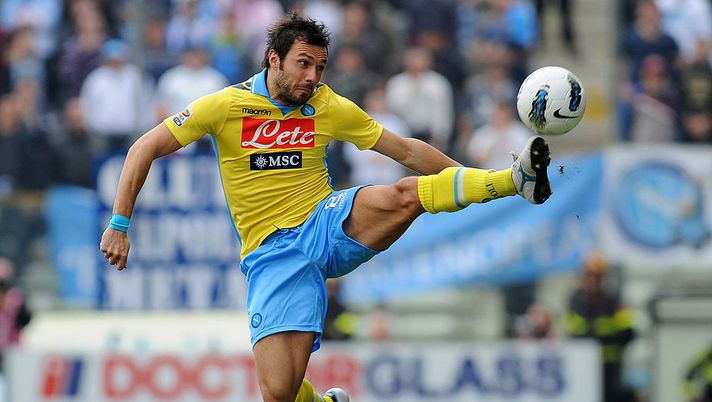 PARMA, ITALY - MARCH 04:  Andrea Dossena of SSC Napoli leaps to control the ball during the Serie A match between Parma FC and SSC Napoli at Stadio Ennio Tardini on March 4, 2012 in Parma, Italy.  (Photo by Valerio Pennicino/Getty Images) 