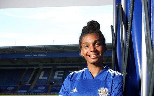 Capitan Holly Morgan 